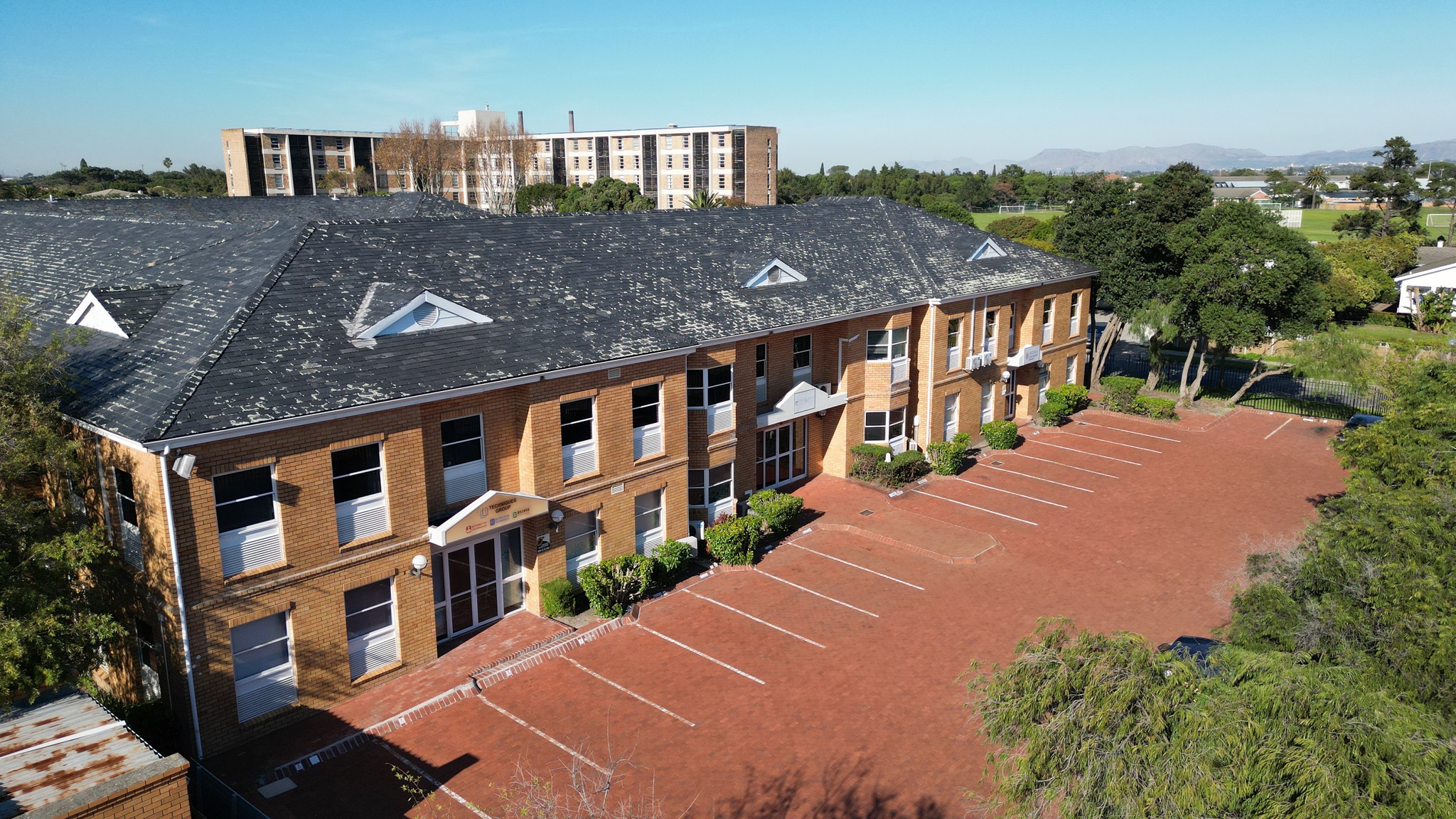 Lonsdale Building, Lonsdale Building, Pinelands Pinelands - commercial property