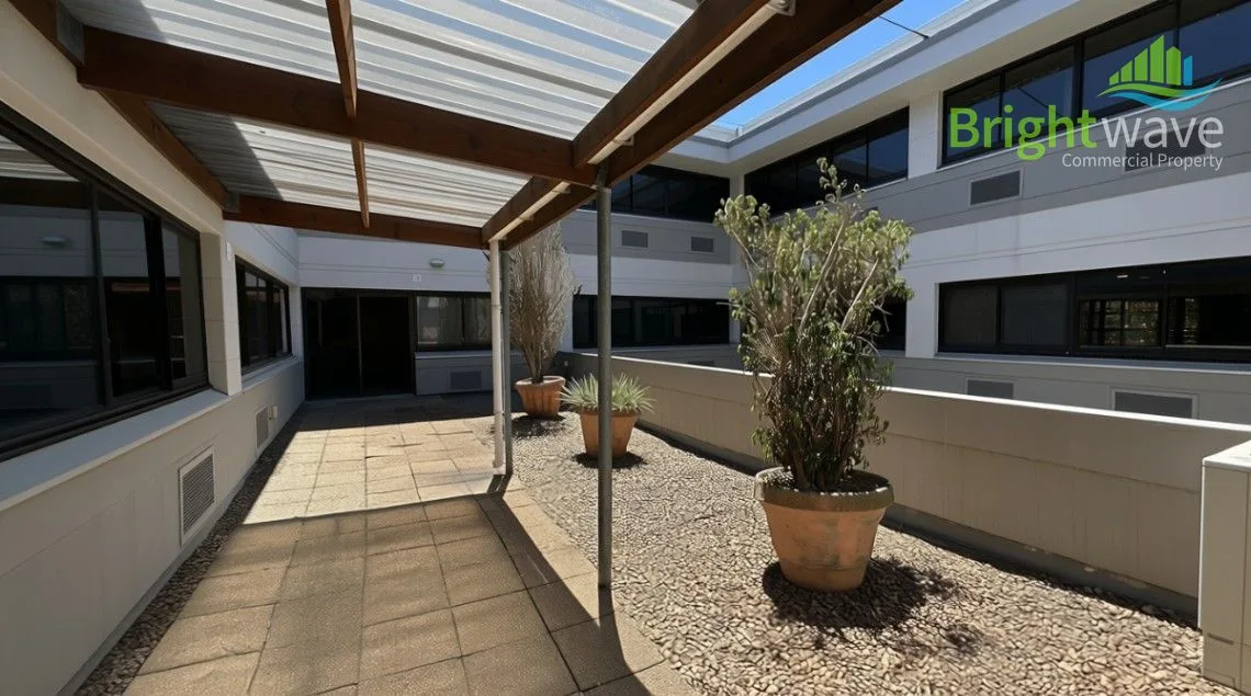Golf Park, available office to let in Pinelands