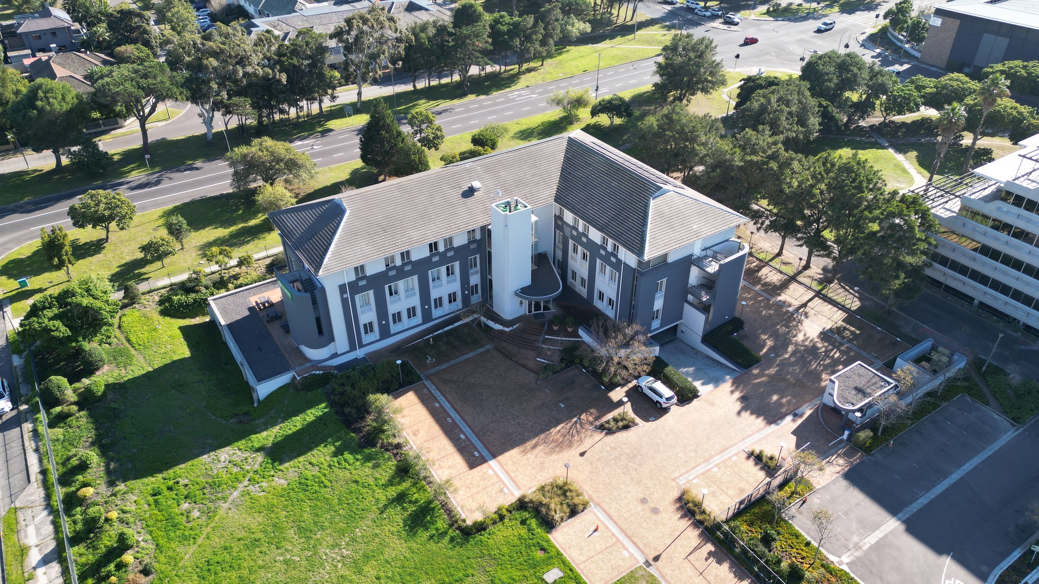 Pinewood Park, Pinewood Park, Pinelands Pinelands - commercial property