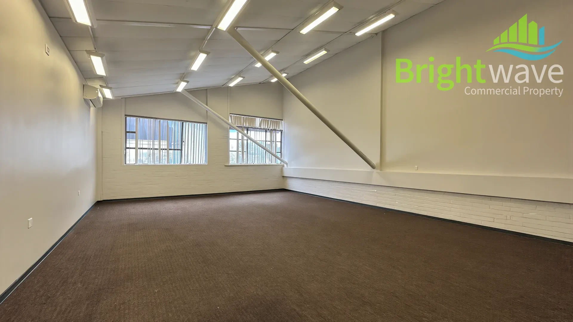 497 m² Office in Observatory
