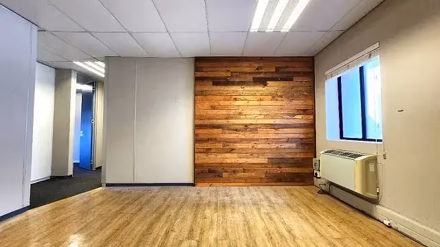 170.5 m2 office to let at Tijger Park in Tyger Valley, office interior.