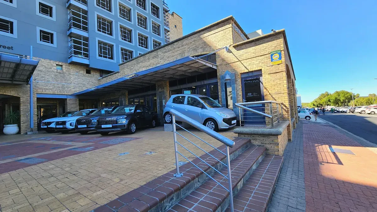Manhattan Plaza, Tyger Valley - building photo 4