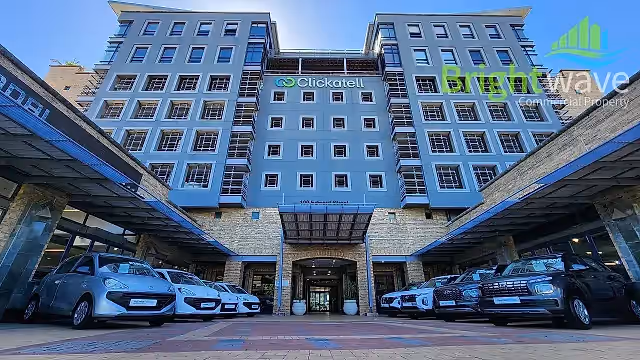 Manhattan Plaza in Tyger Valley, exterior view.