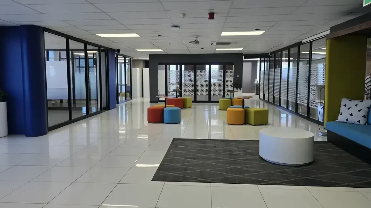 Manhattan Plaza office space to let in Tyger Valley