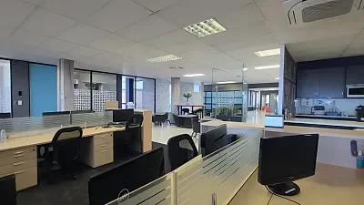 Manhattan Plaza, available office to let in Tyger Valley