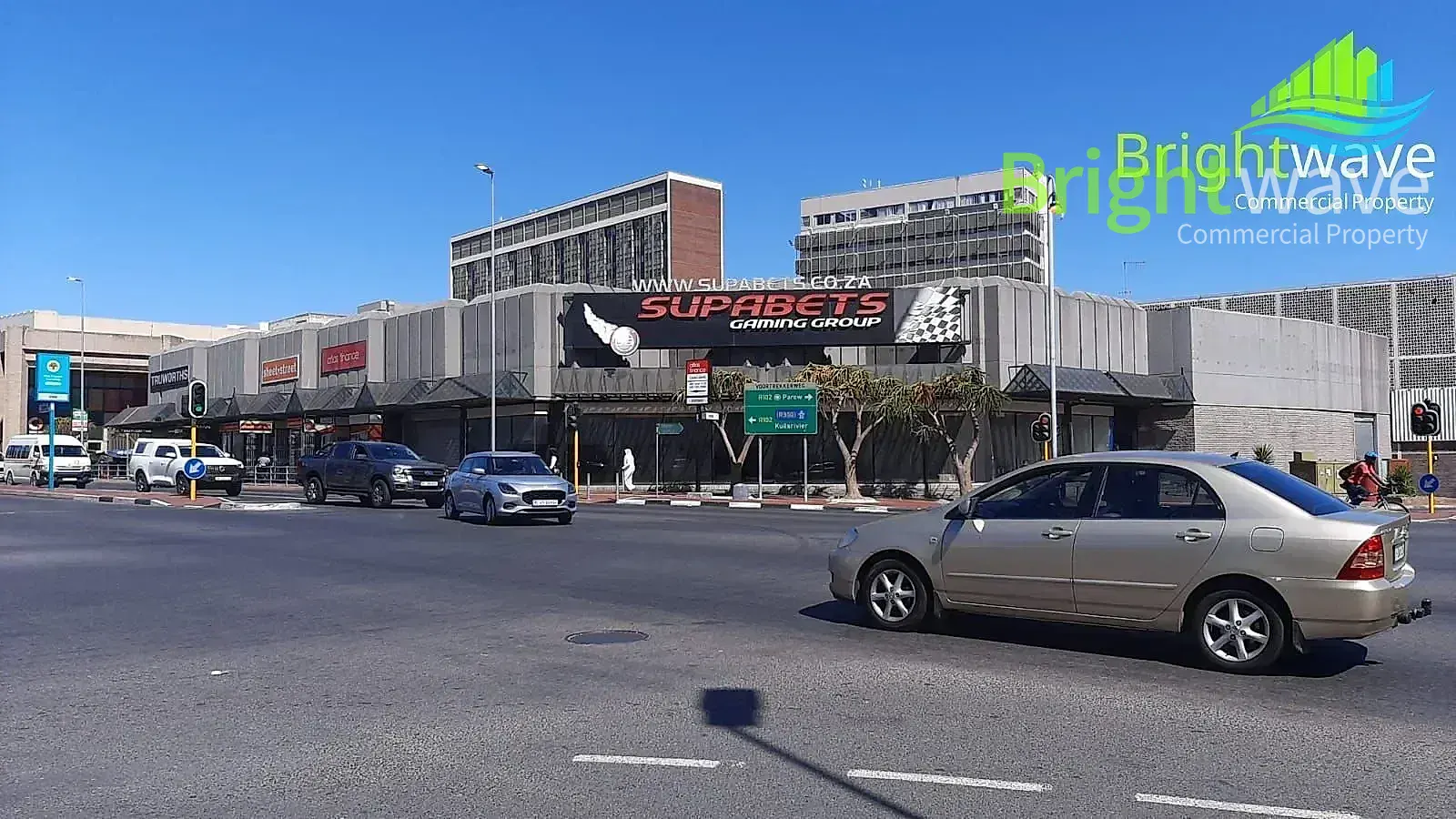 Open plan retail area at 143 Voortrekker Road