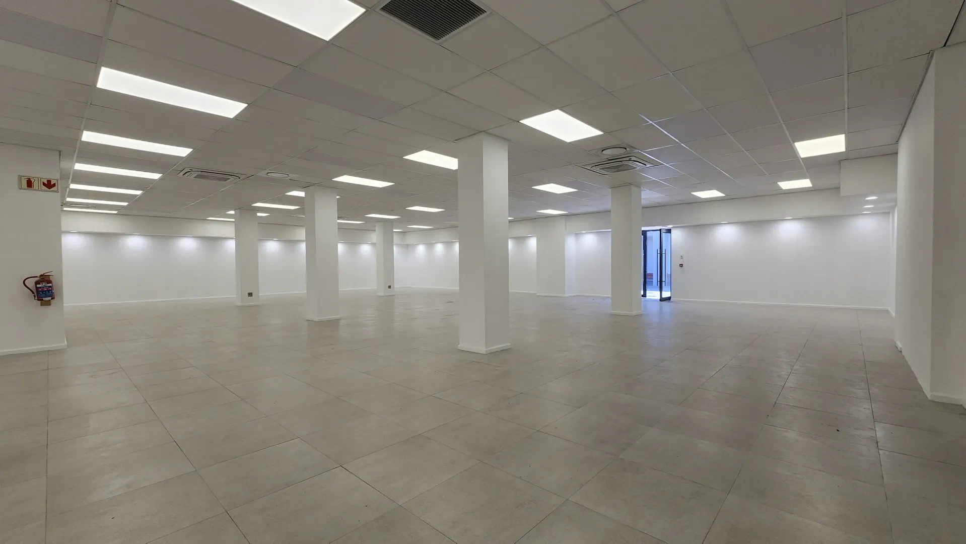 455 m² Retail in Century City
