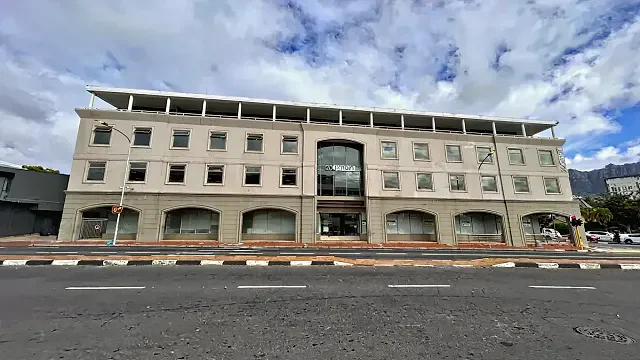 200 on Main Road, Claremont - building photo 2
