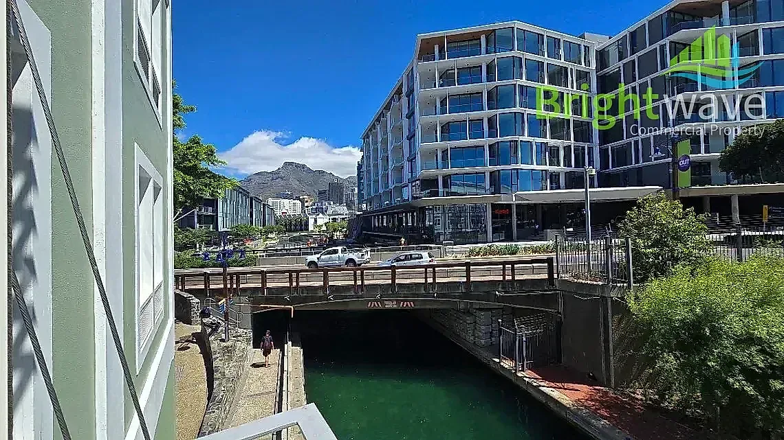 Open plan office area at 7 West Quay Road, West Quay, V&A Waterfront