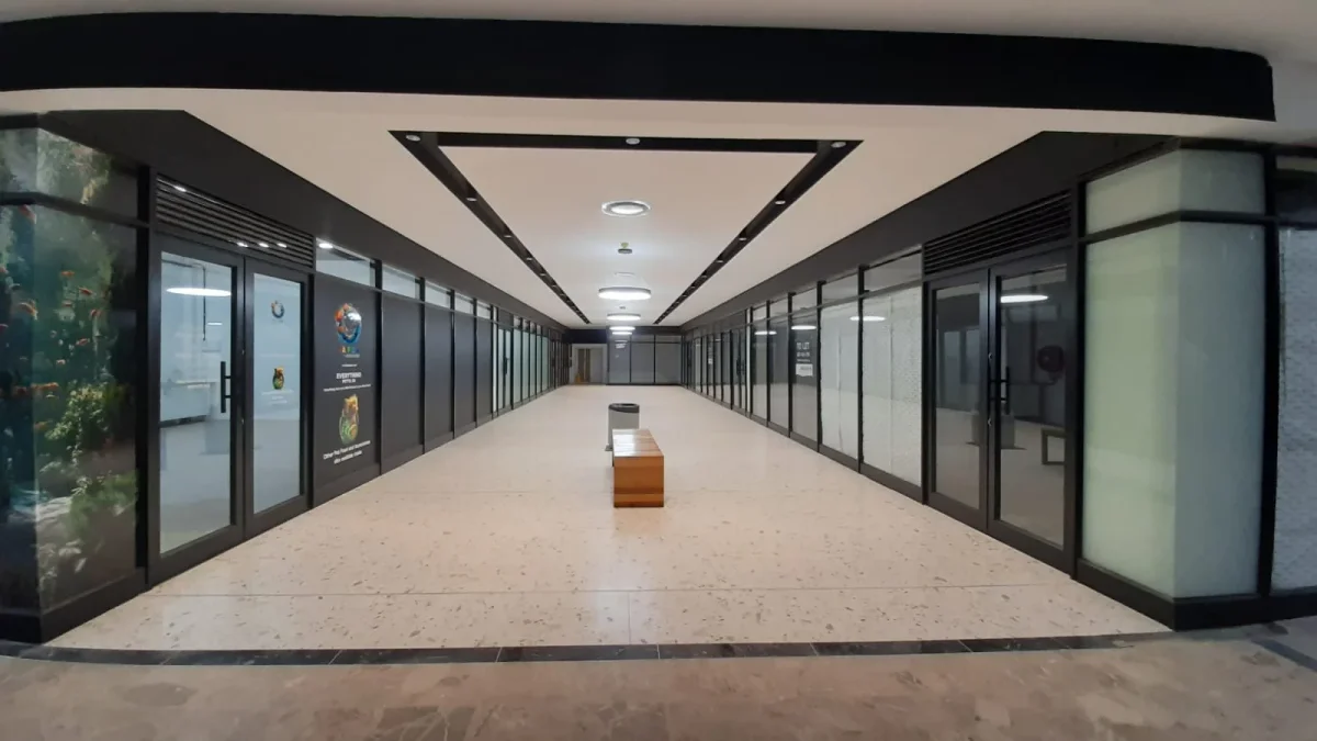 Nobel Park Shopping Centre - photo 11