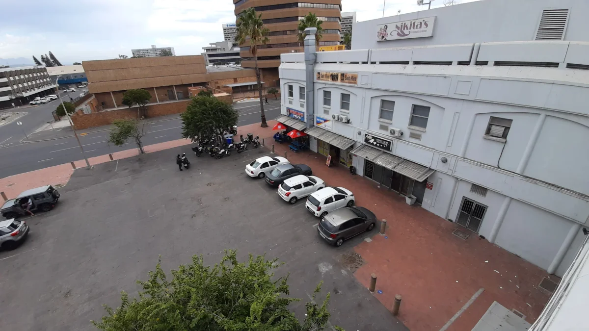 Nobel Park Shopping Centre - photo 5