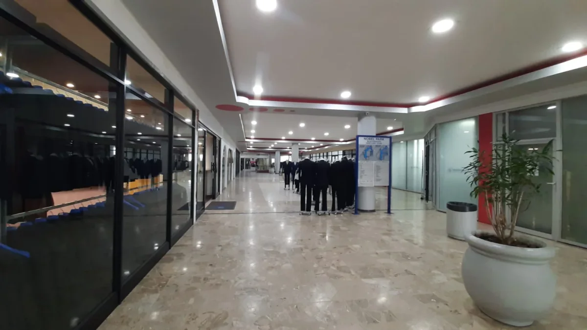 Nobel Park Shopping Centre - photo 7