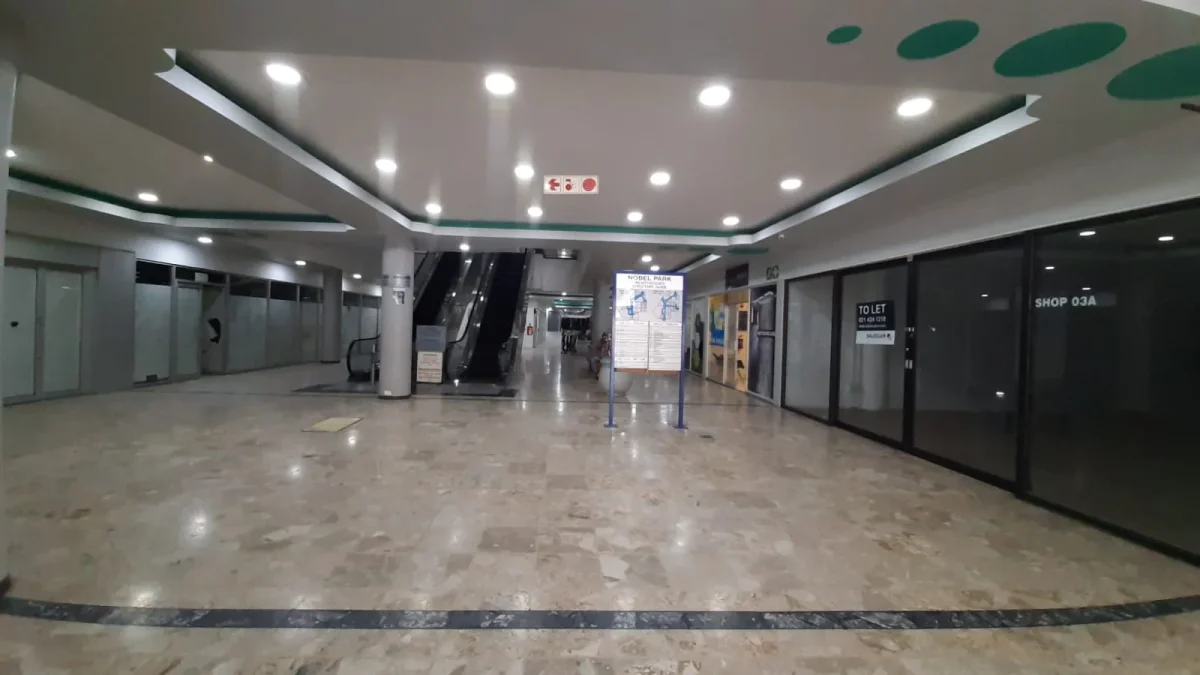 Nobel Park Shopping Centre - photo 9