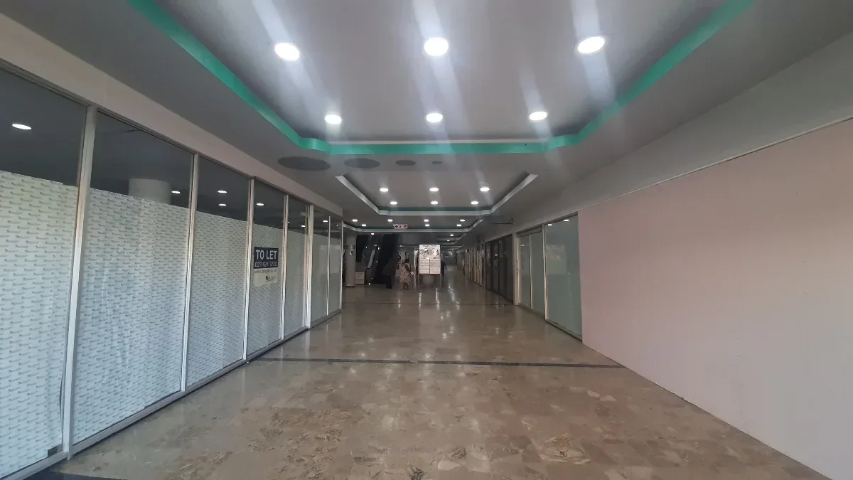 MCDONALD BUILDING retail space to let in Wynberg