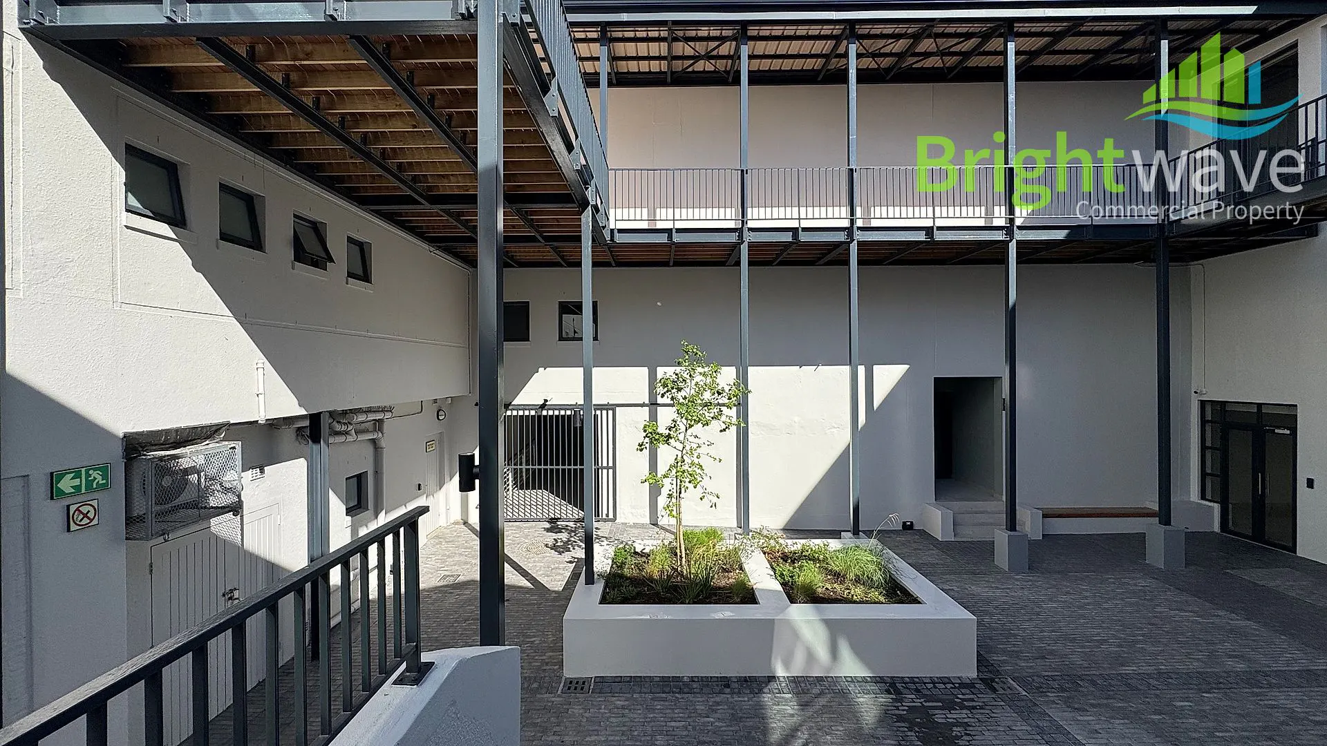 377 m² Retail in Claremont