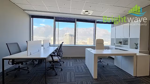 655.8 m2 office to let at SA RESERVE BANK BUILDING in Cape Town CBD, open plan interior.