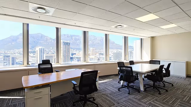 Office to let at SA RESERVE BANK BUILDING in Cape Town CBD.