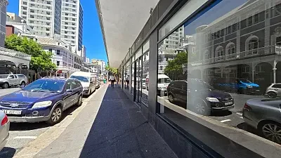 Open plan retail area at 33 Bree -30 Waterkant