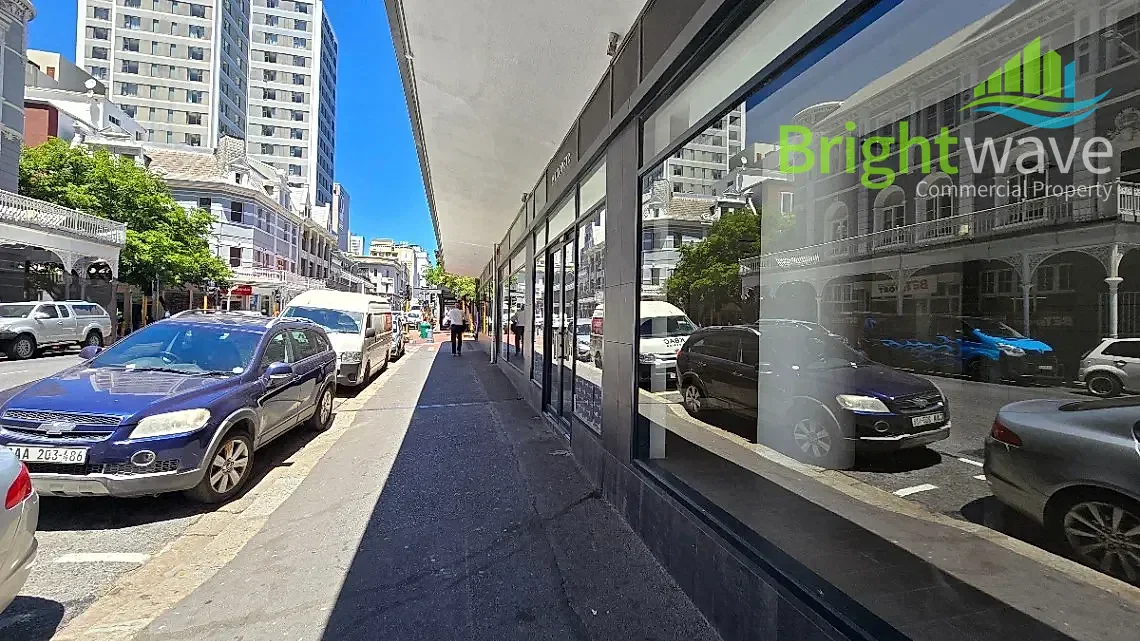 Open plan retail area at 33 Bree -30 Waterkant