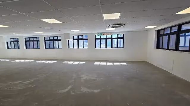 335 m2 office to let at 33 Bree -30 Waterkant in Cape Town CBD, open plan interior.