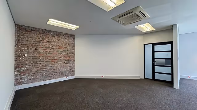 Office to let at 127 Cecil Road in Salt River.