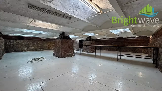 Office to let at Old Castle Brewery in Woodstock.