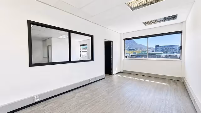 Office to let at Buchanan Chambers in Claremont.