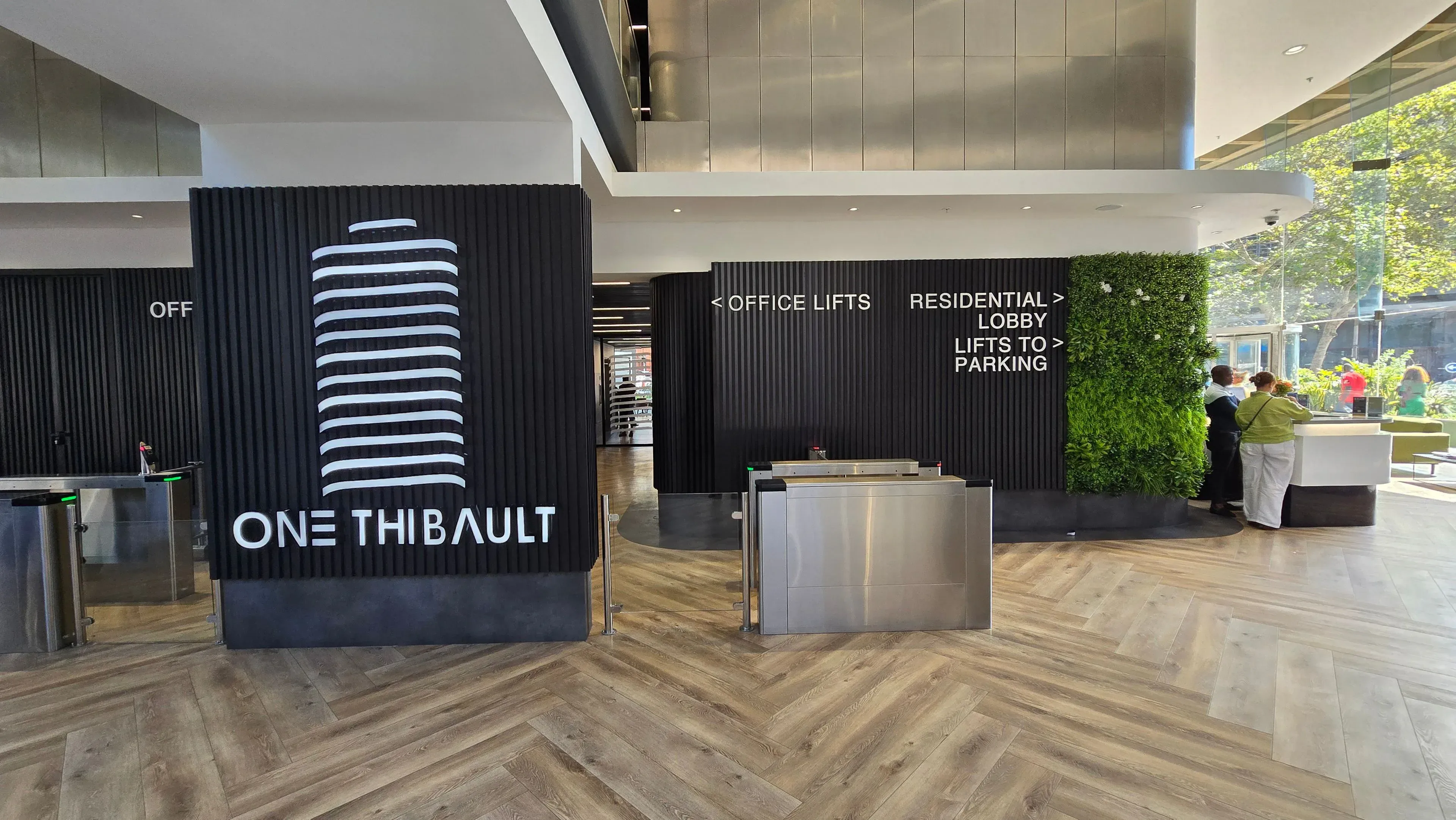 ONE THIBAULT, Foreshore - building photo 1