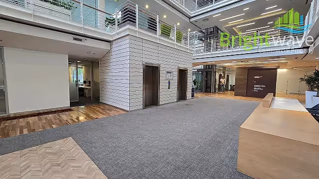 Office to let at 19 Dock Rd, Merchant House, V&A Waterfront in V&A Waterfront.