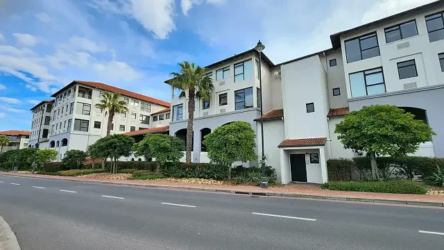 Boulevard Place, Century City - building photo 4