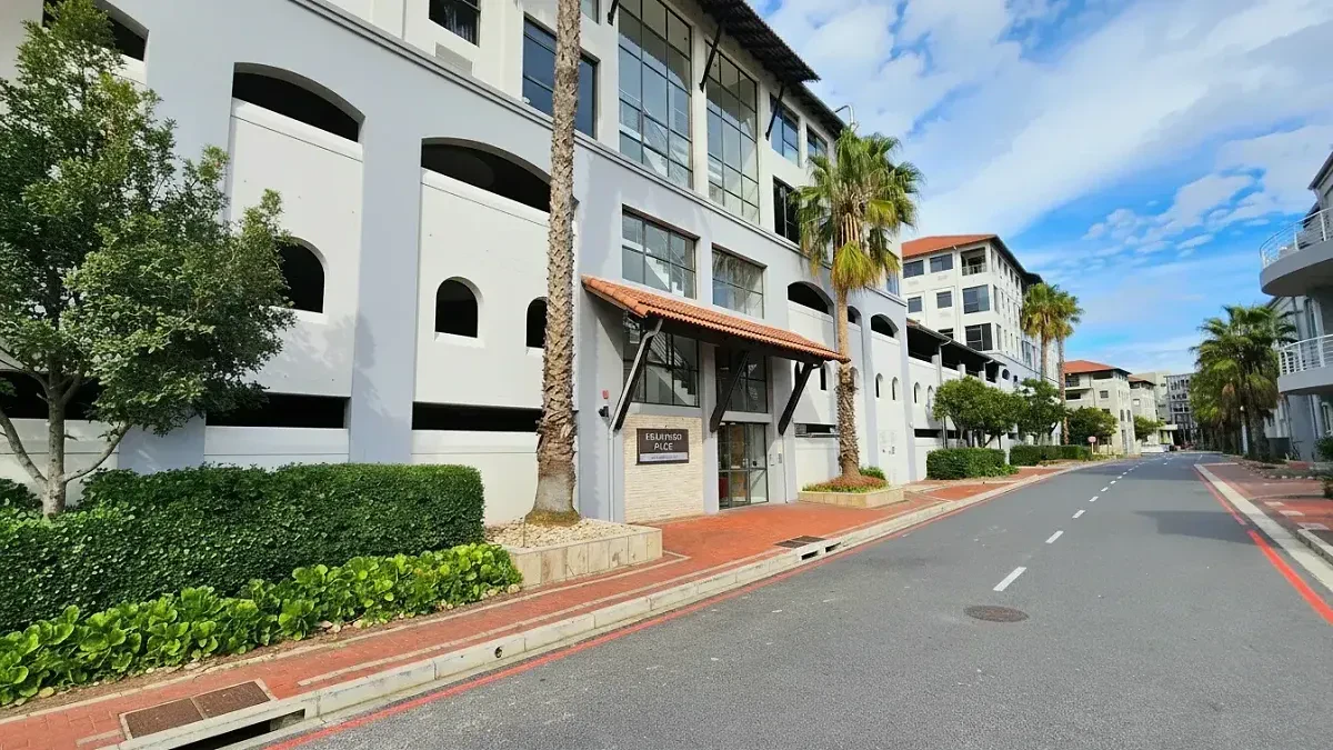 Boulevard Place, Century City - building photo 2