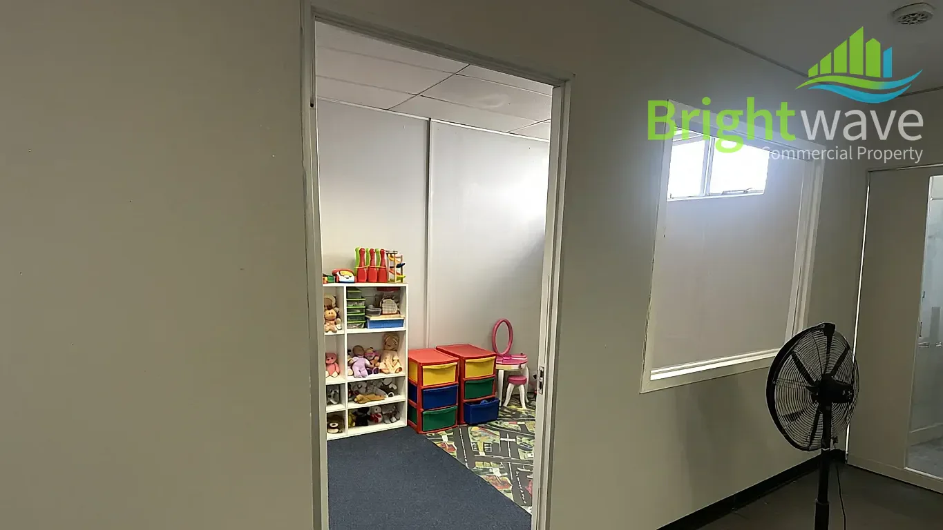 Ronsyn Shopping Center, available retail to let in Rondebosch