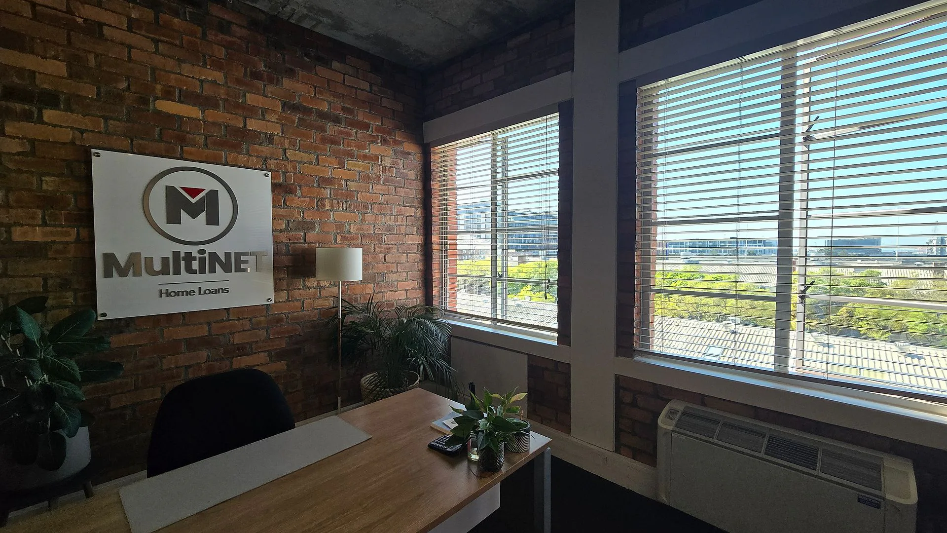 Sovereign Quays, available office to let in Green Point
