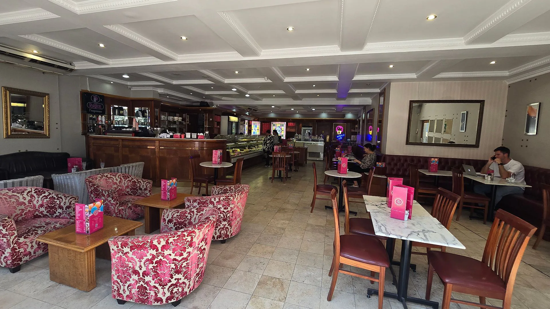 Sovereign Quays, available retail to let in Green Point