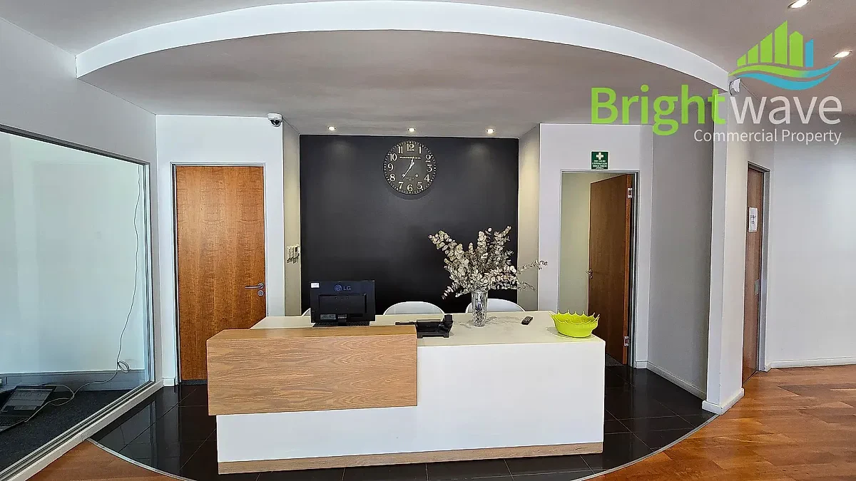 Office layout at 25 Hope Street, Gardens