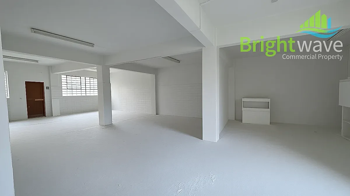 Open plan retail area at 25 Hope Street