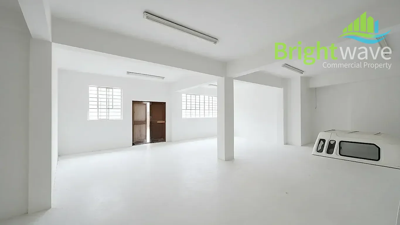 Open plan retail area at 25 Hope Street