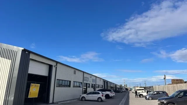South Palms Business Park, Retreat - building photo 1