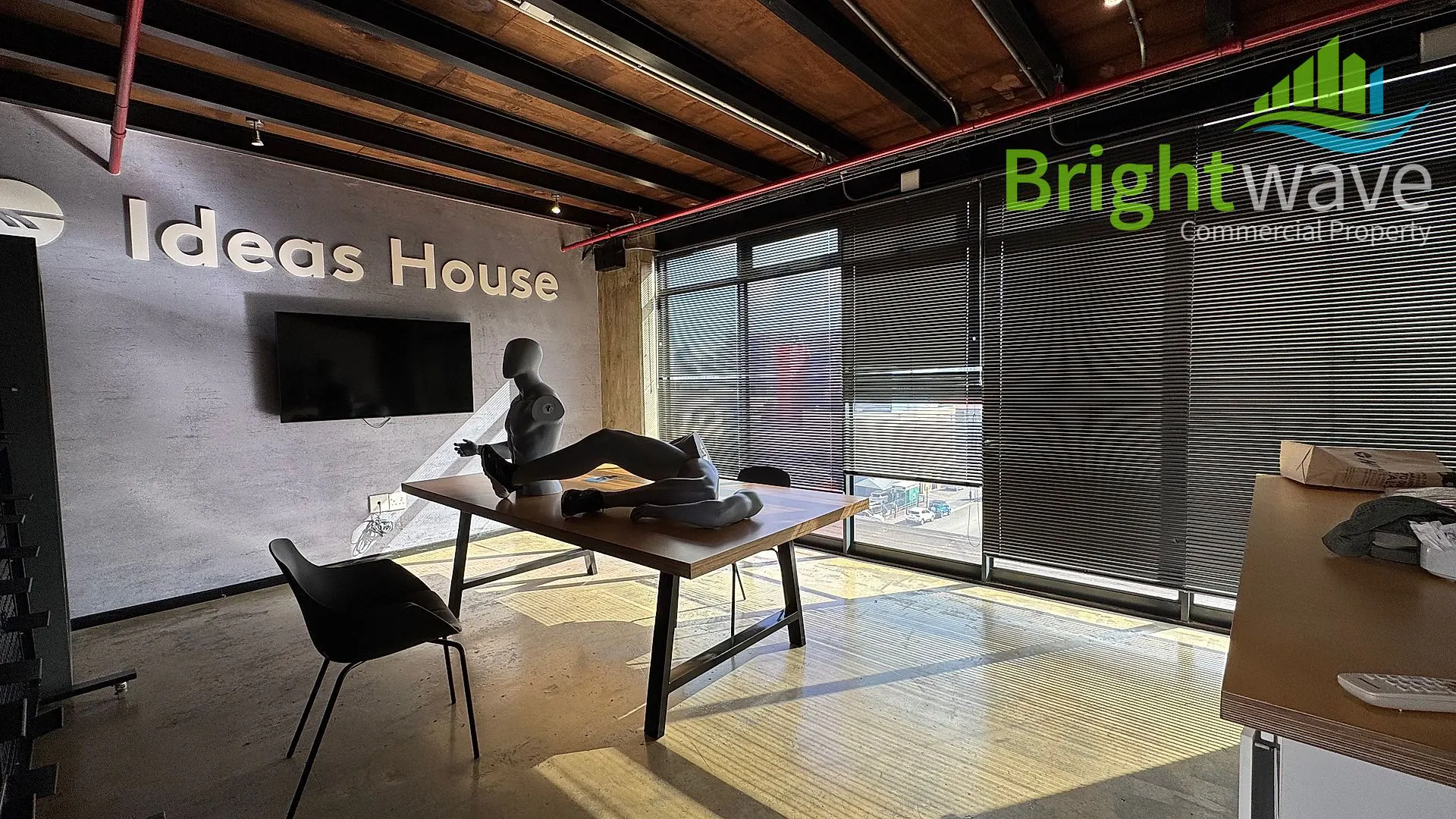 Woodstock Studios, available office to let in Woodstock