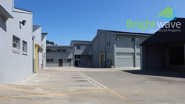 423 m2 warehouse to let at Hangar 17 in Maitland, exterior interior.