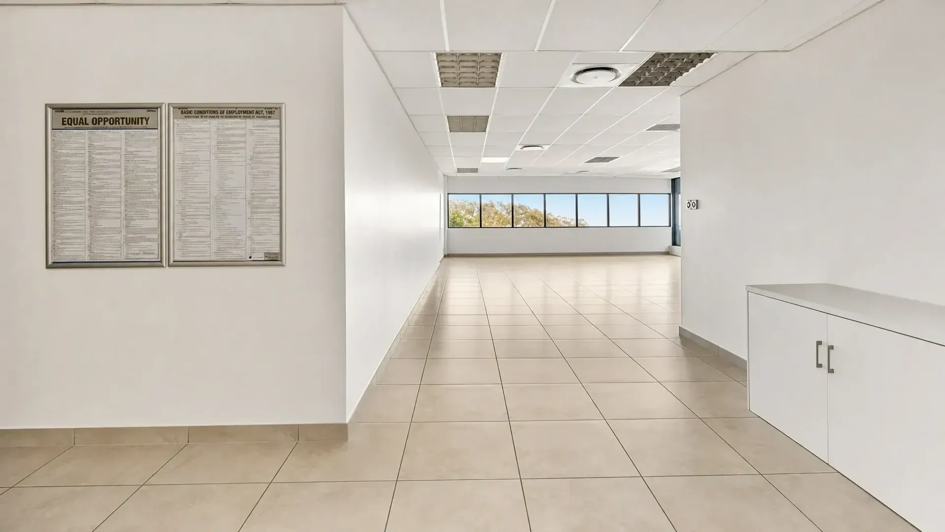 268 m² Office in Plattekloof