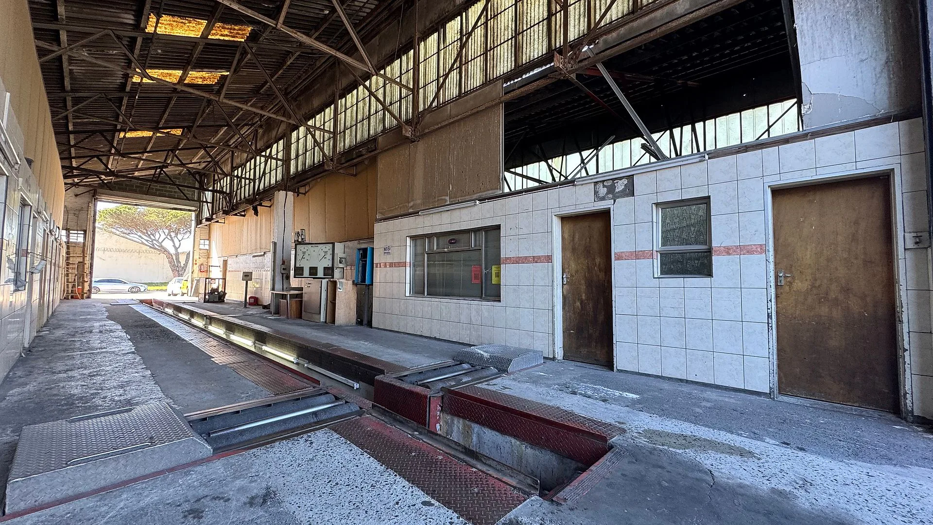 Gunners Factory Park, available industrial to let in Epping