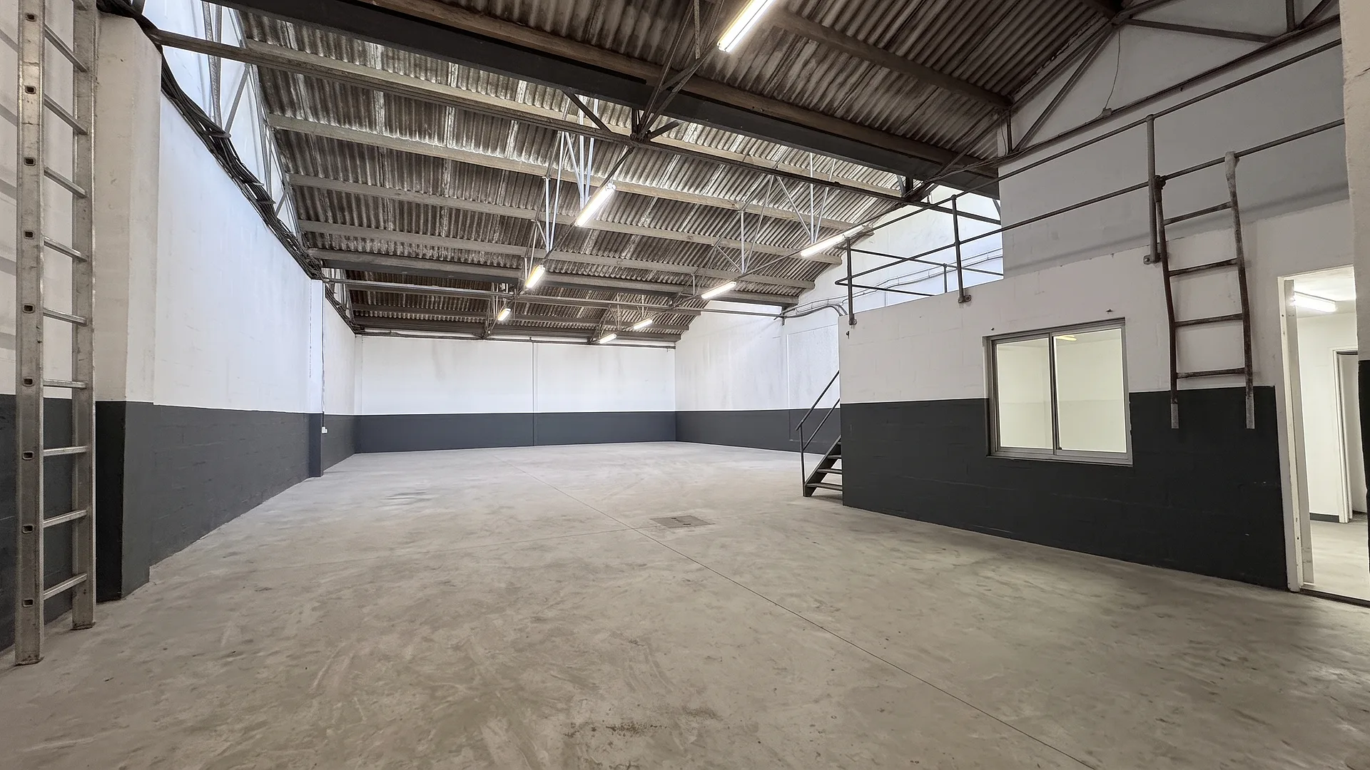 Open plan industrial area at Gunners Factory Park