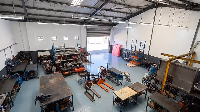 Warehouse to let at Gunners Factory Park in Epping.