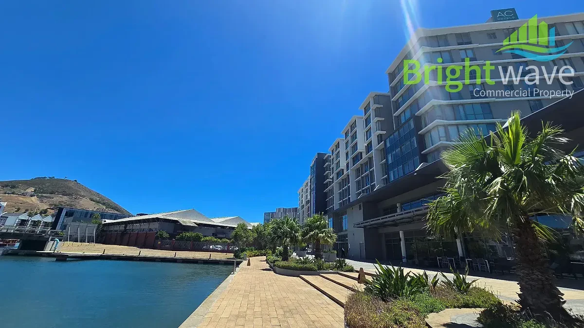 The Yacht Club - photo 7