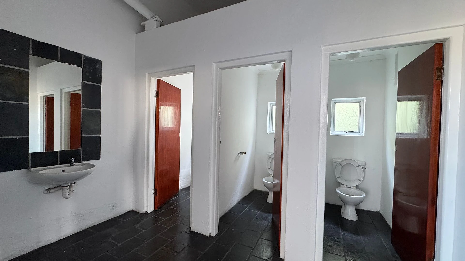 Section Street Business Centre, available office to let in Paarden Eiland