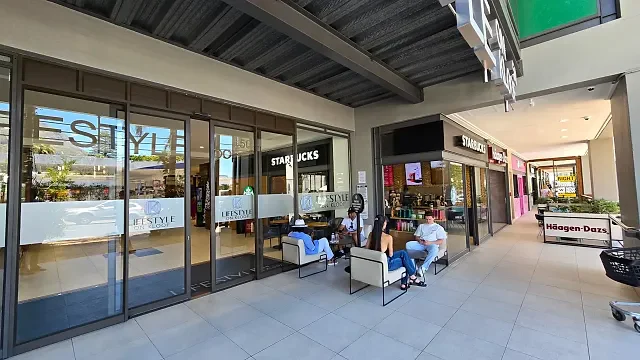 Lifestyle on Kloof, Gardens - building photo 2