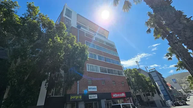62 Roeland, Gardens - building photo 3