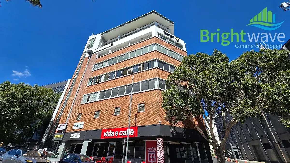 62 Roeland, Gardens - building photo 10