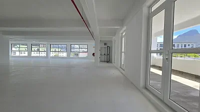 Office layout at 62 Roeland, Gardens